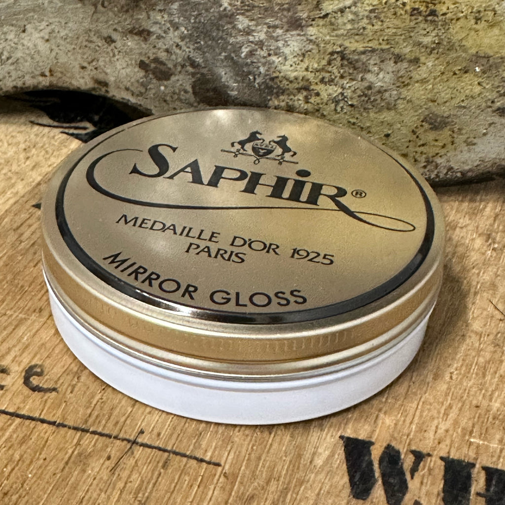 Mirror shine or patent leather for a black tie event? – Saphir Médaille d'Or